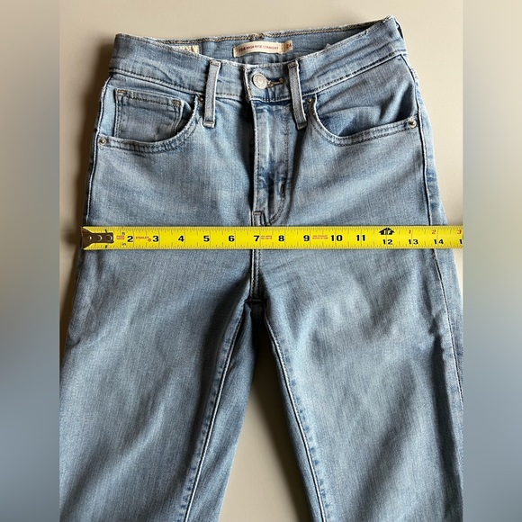 Levi’s 724 High Rise Slim Fit Straight Jean Color Light Blue Wash Size 24 - Picture 8 of 14